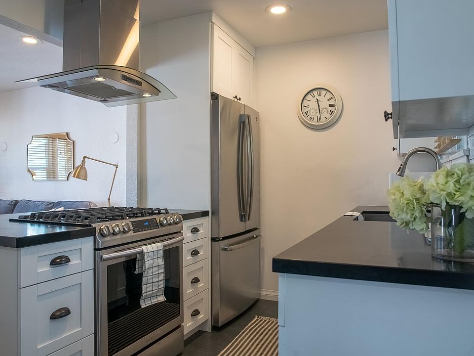1st image of 3858 Seneca Ave