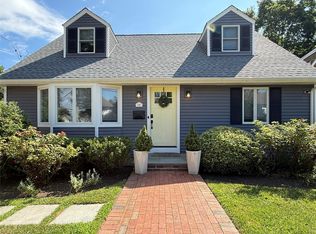 186 Nassau Rd, Huntington, NY 11743