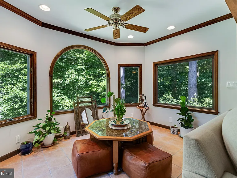 8150 Plowden Dr — Photo 21