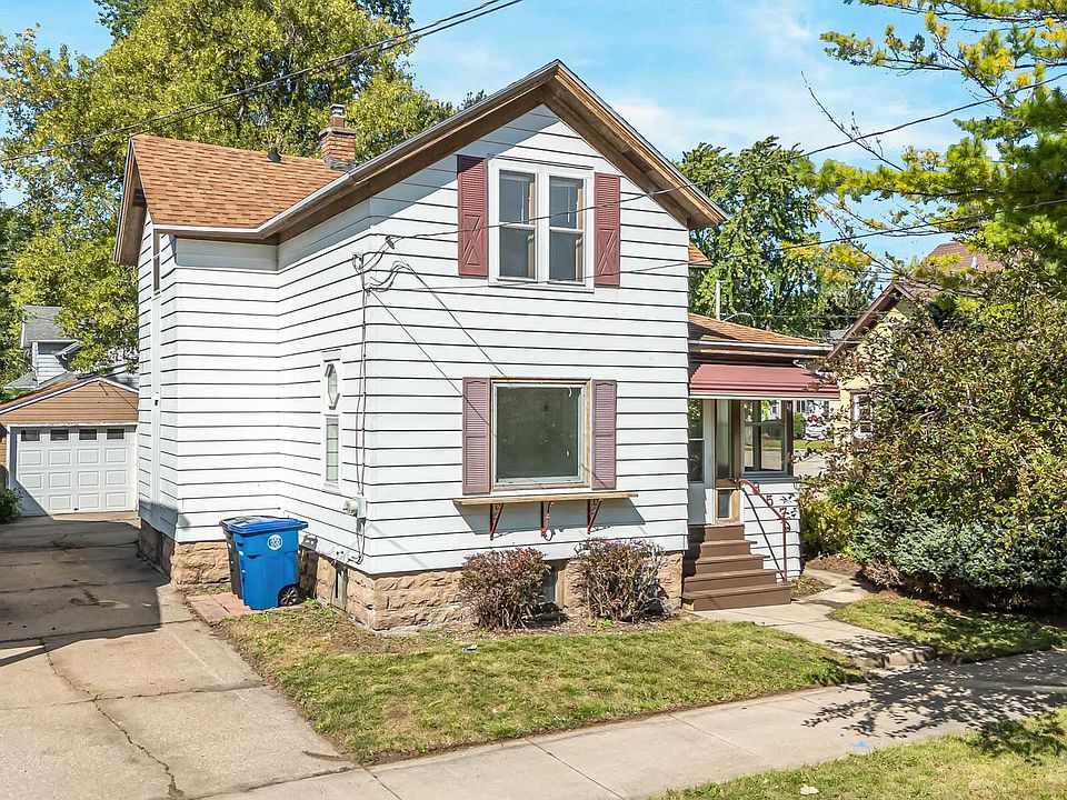 1st image of 857 Franklin St
