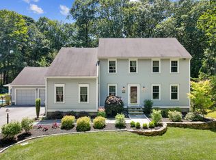 157 Schoolside Ln, Guilford, CT 06437
