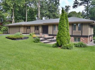 5758 Knollwood Rd, Rockford, IL 61107