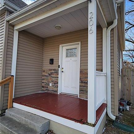 4th image of 206 Hammond St