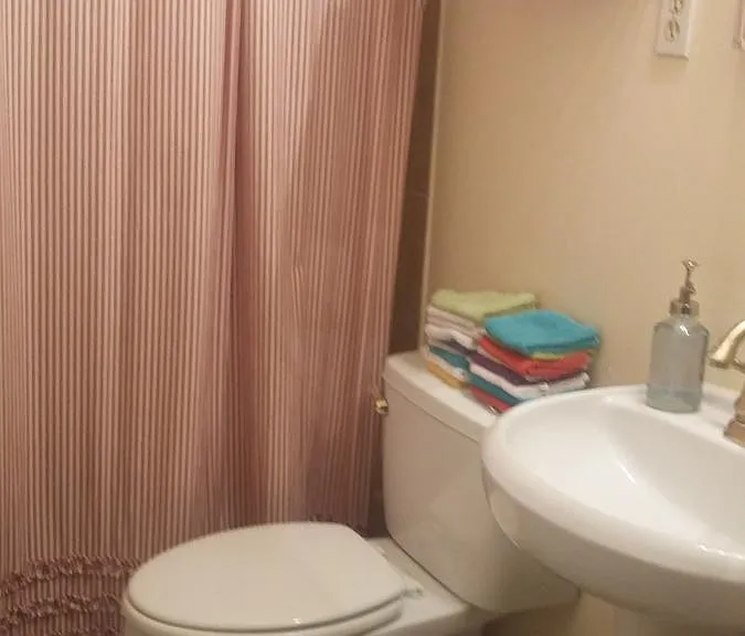 675 Loeb St — Photo 14