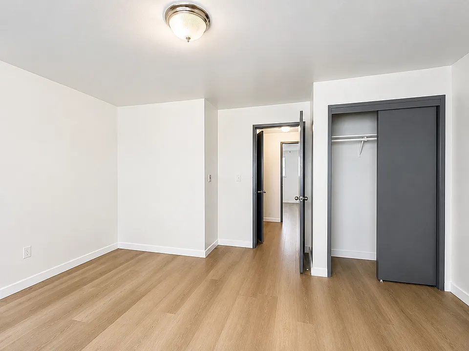703 Woodford Ave N #3A