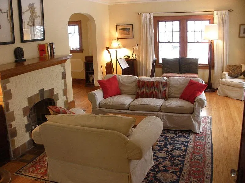 415 Rosewood Ave SE — Photo 3
