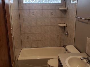 5233 S 49th St, Omaha, NE 68117