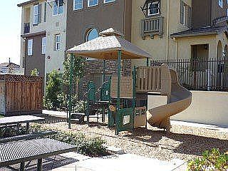 3rd image of 55 Bettencourt Way
