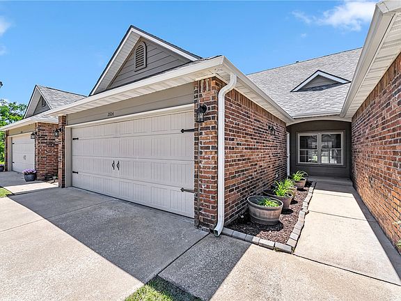 4th image of 2804 W Valley West Ct