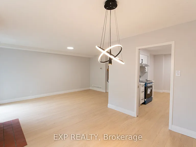 710 Coronation Ave #7 — Photo 9