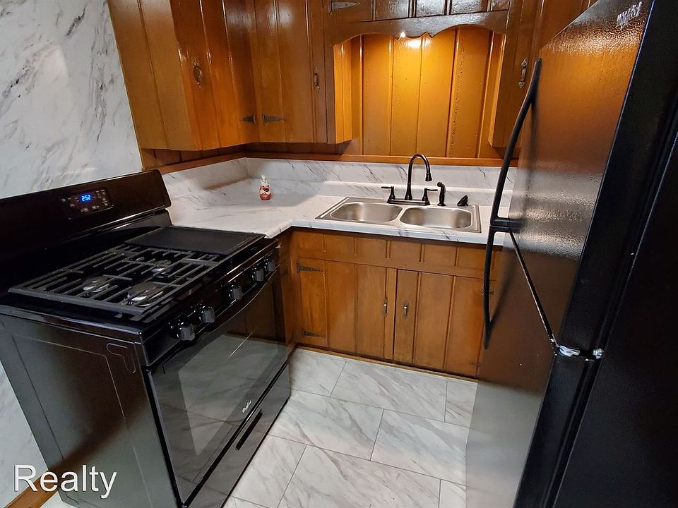 2nd image of 1613 S Polk St APT 4