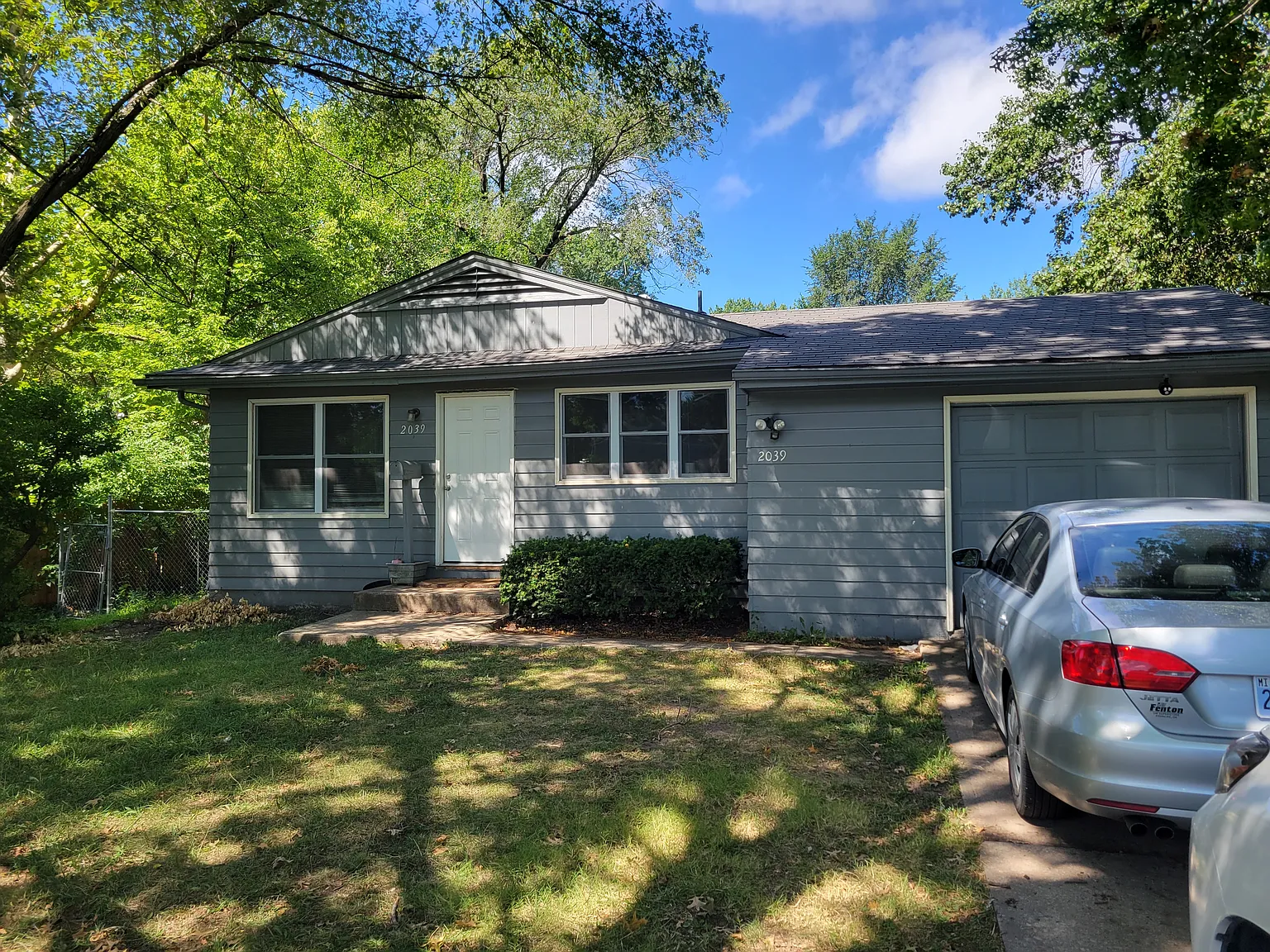 2039 Naismith Drive — Photo 2