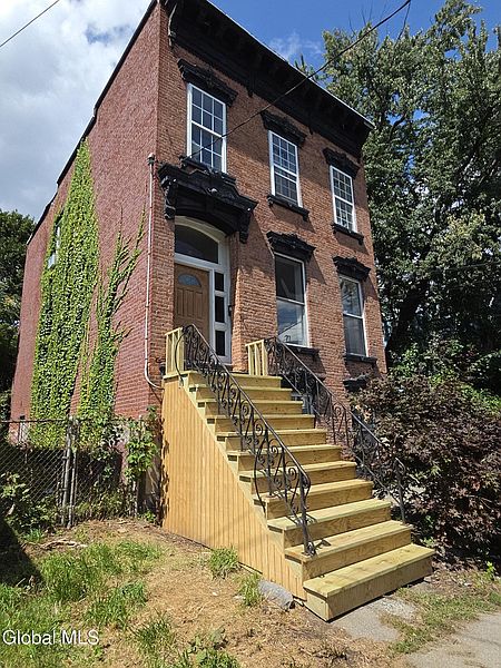 2nd image of 536-540 N Pearl Street