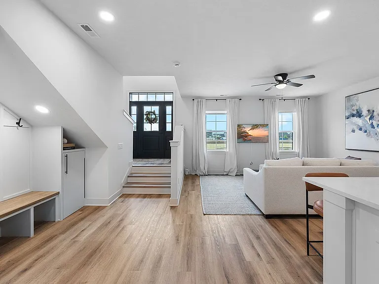 West Heights- BLGD 7 — Photo 18