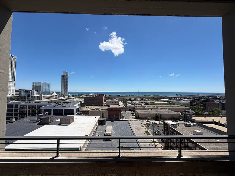 320 E Buffalo St #803 — Photo 4