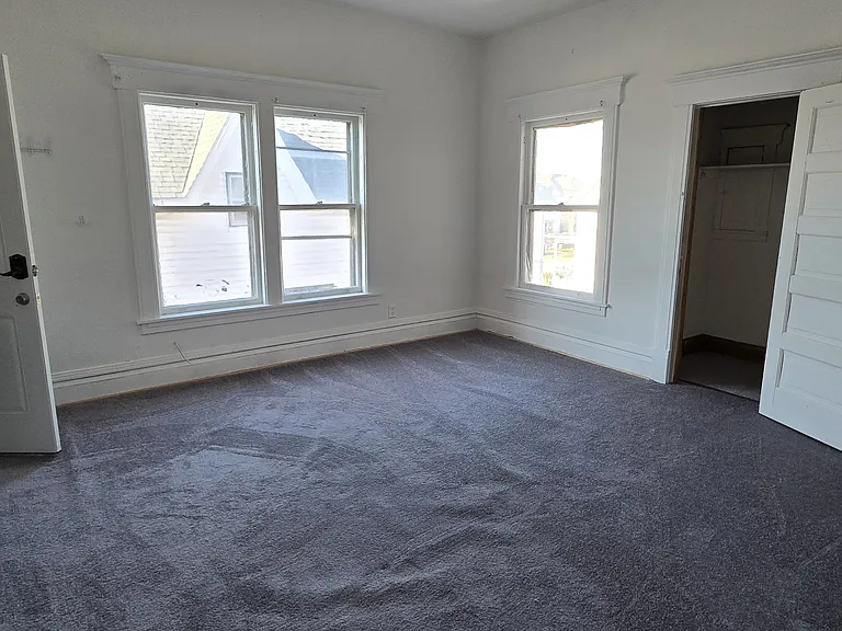 113 W Division St #3 — Photo 5
