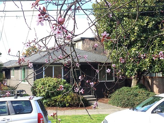 Front view of triplex. 2519 is the unit in front front, facing the street.