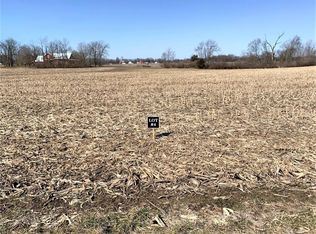 207 Maple Point Ct, Wilmington, OH 45177