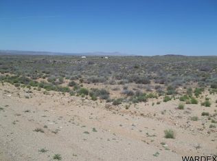 9446 N Magnolia Dr, Golden Valley, AZ 86413