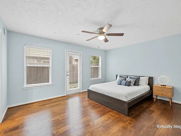 3410 Skyline Village Dr — Photo 6
