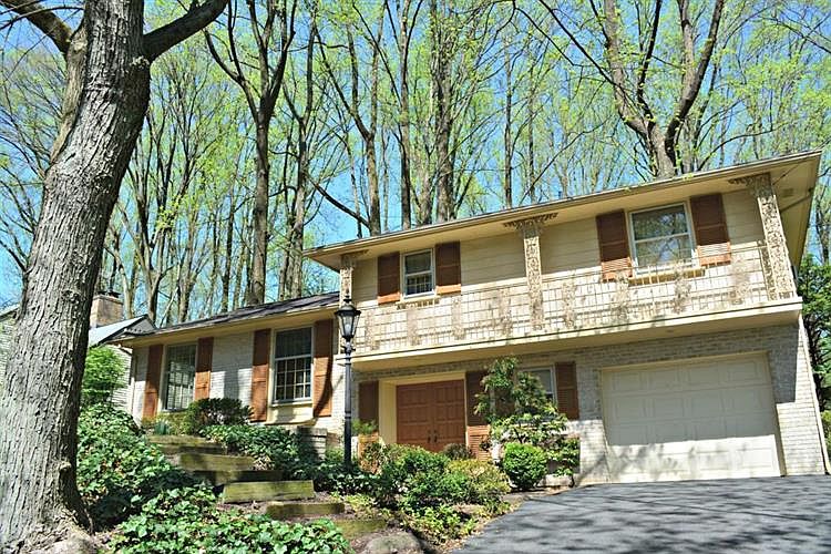 1st image of 1031 Sherry Ln