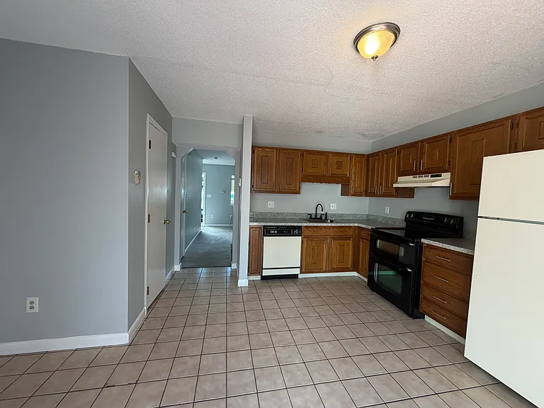 41 Dunbar St #2A — Photo 1