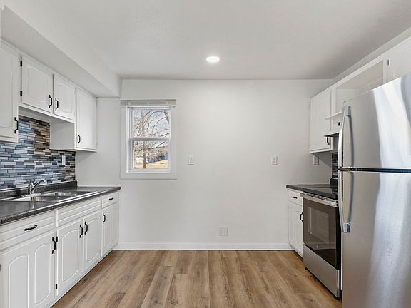 3rd image of 512 S Main St #1B---1B