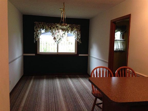 3rd image of 794 Covent Ct