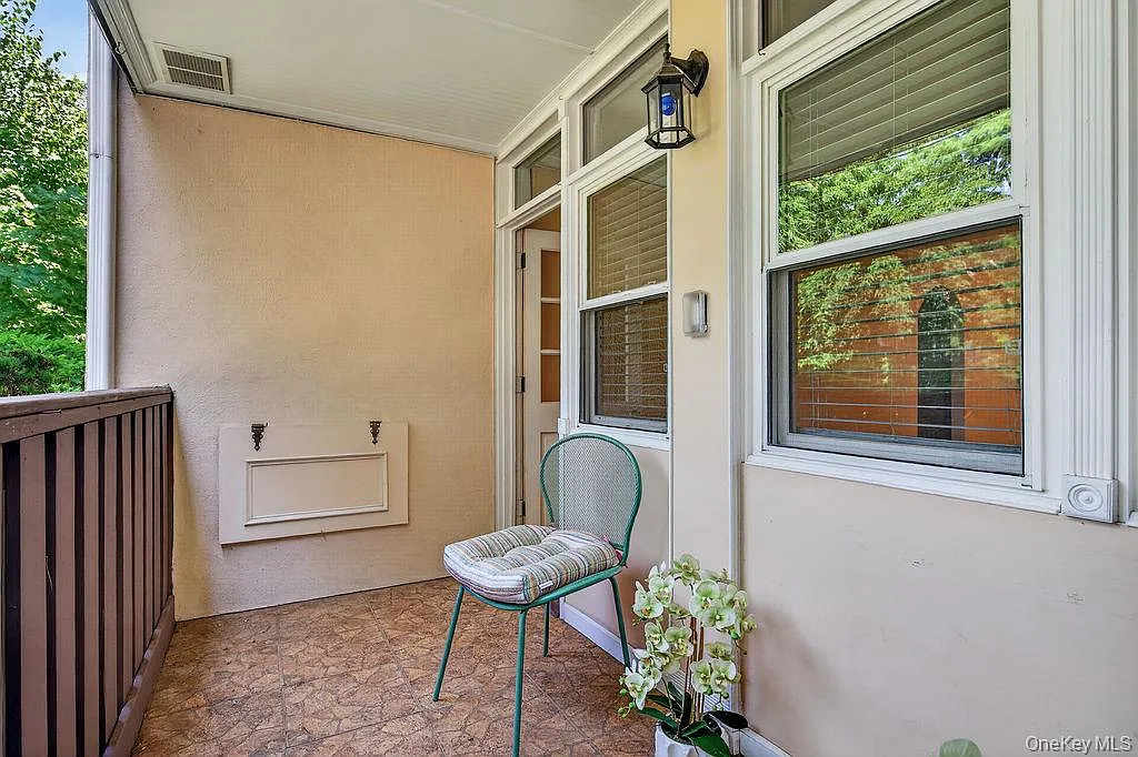 1 bed, 1.0 bath, 950 sqft, $3,200 — Photo 3