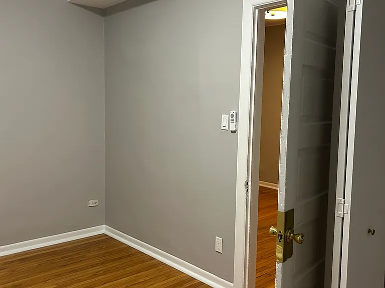 2101 W Montrose Ave #2 — Photo 22
