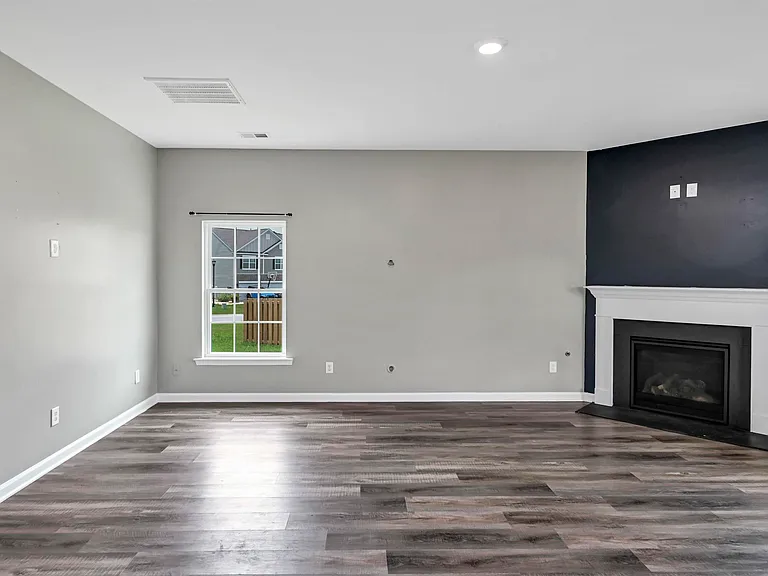 414 Tulip Way — Photo 11