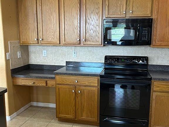 5th image of 210 Rosana Dr