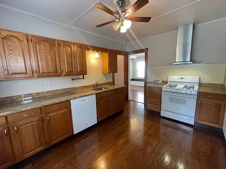 84 S Walnut St #1 — Photo 5