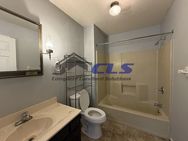 626 E Curry Dr E #B — Photo 5