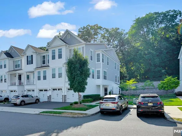 188 Aspen Dr #414, Cedar Grove, NJ 07009