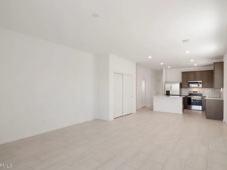25383 W Sunland Ave — Photo 4