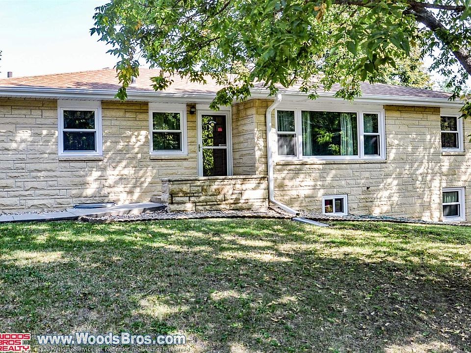 1st image of 2640 S 39th St