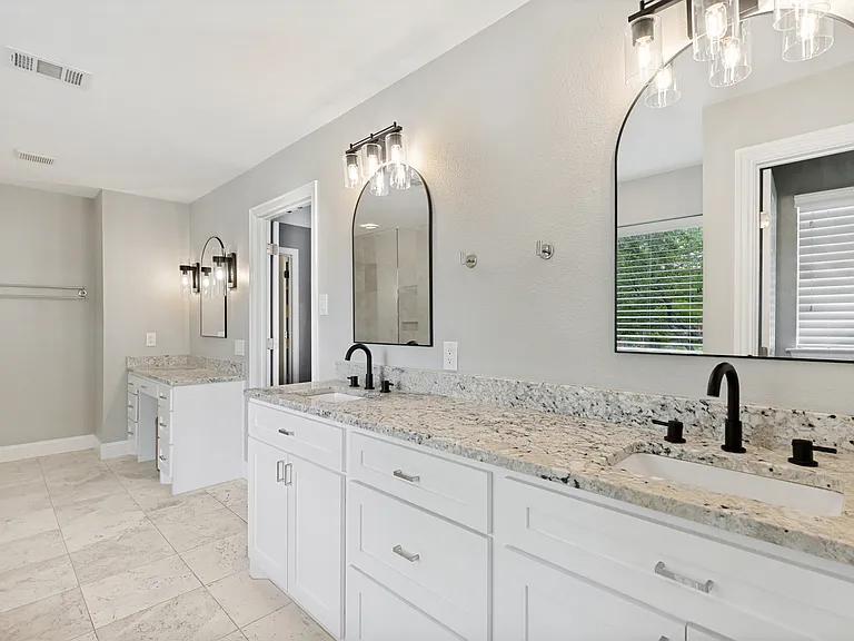 18515 Kelly Cave Trl — Photo 19