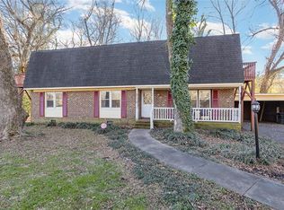 203 Overbrook Ter, Burlington, NC 27215