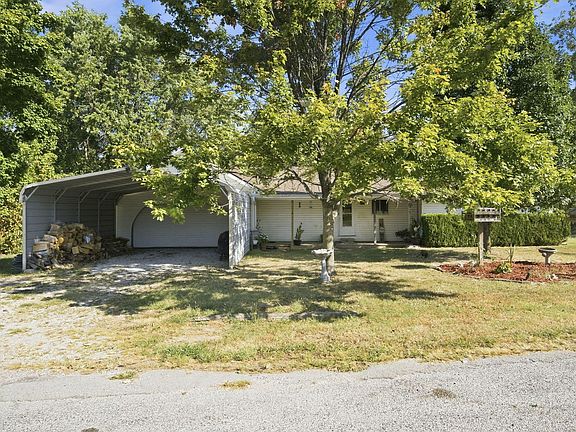 3rd image of 131 Poppy Lane