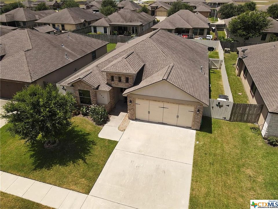 1st image of 208 Tuscany Dr