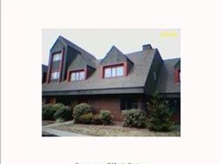 70 Montoya Dr, Branford, CT 06405