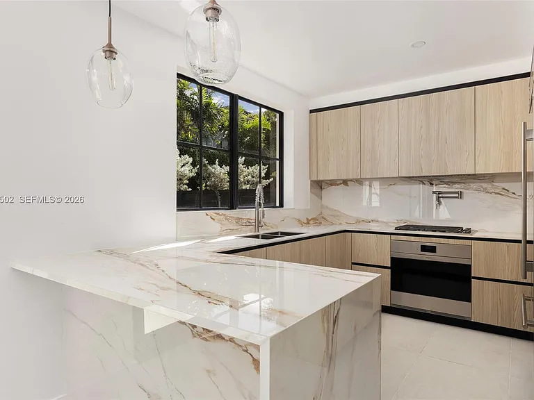 7498 SW 100th St — Photo 7