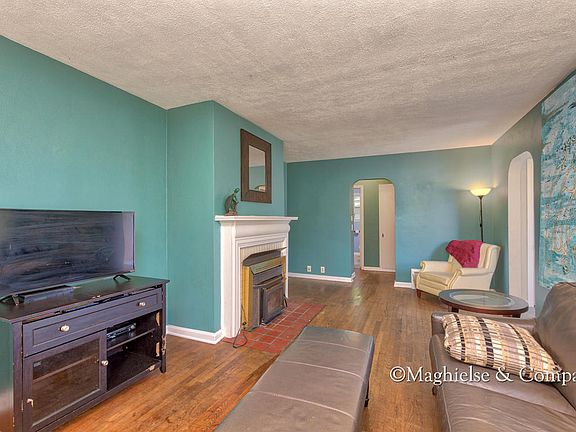 5th image of 2925 W Milham Ave