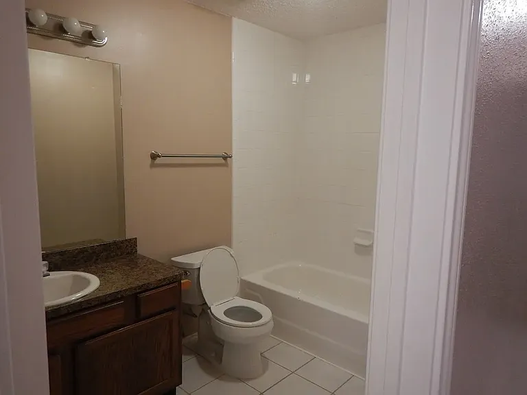 16405 Lone Wolf Dr — Photo 6