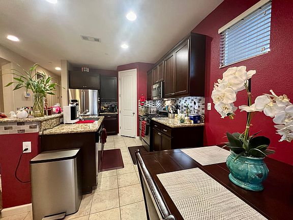 4th image of 543 Del Mar Cir