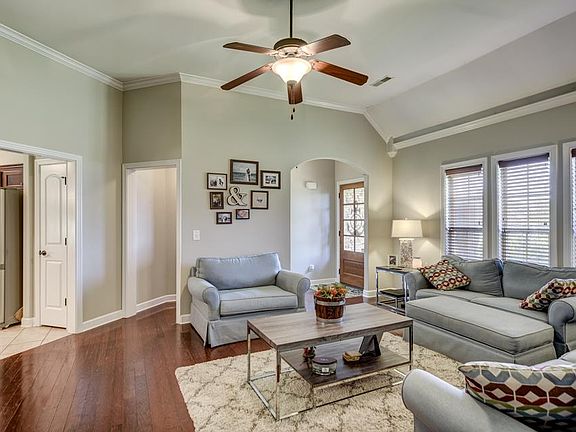 3rd image of 125 Baylee Ct