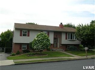 1821 Elmhurst Dr, Whitehall, PA 18052