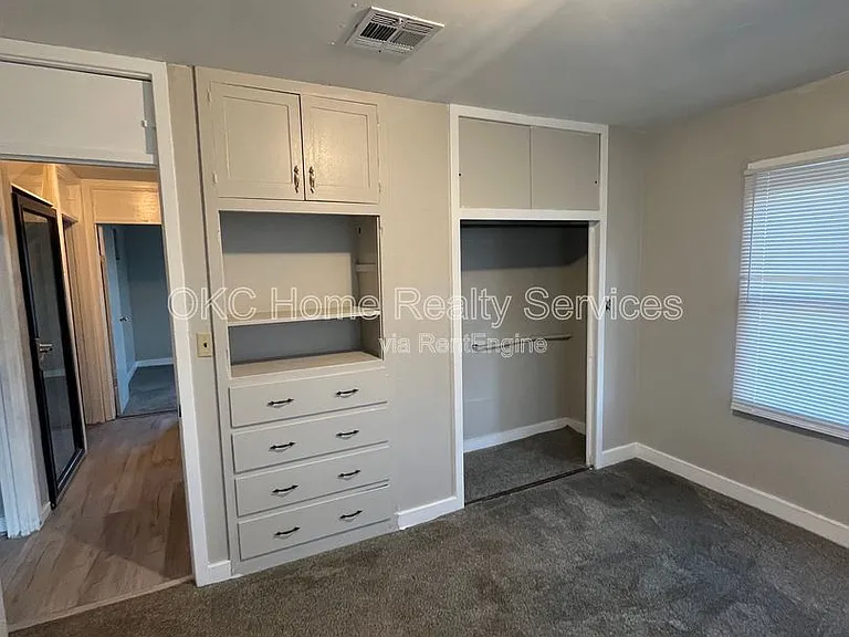 116 W Beech St — Photo 5