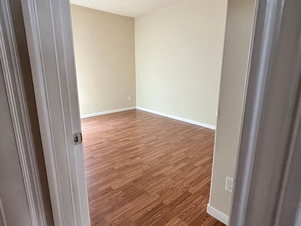 1st image of 24206 Courtland Oaks St